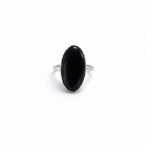 Elegant Black Oval Ring